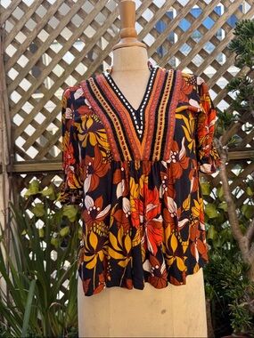 Blank London, Boho Floral V-Neck Peasant Top - Bl, Orange & Brown.
Petite XS-Sm